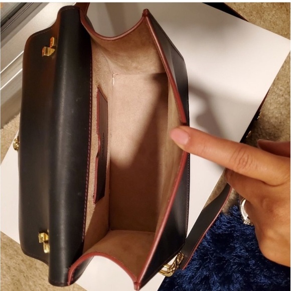 AUTHENTIC BALMAIN BUZZ BAG WITH GOLD HARDWARE.. - Picture 7 of 9